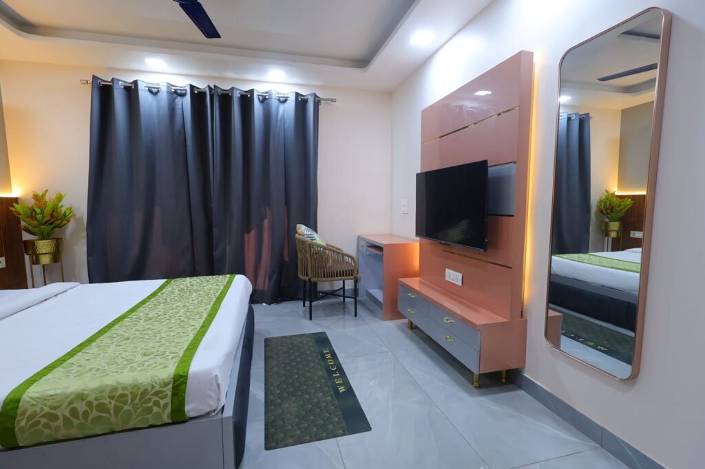 4 BHK Floor for Rent